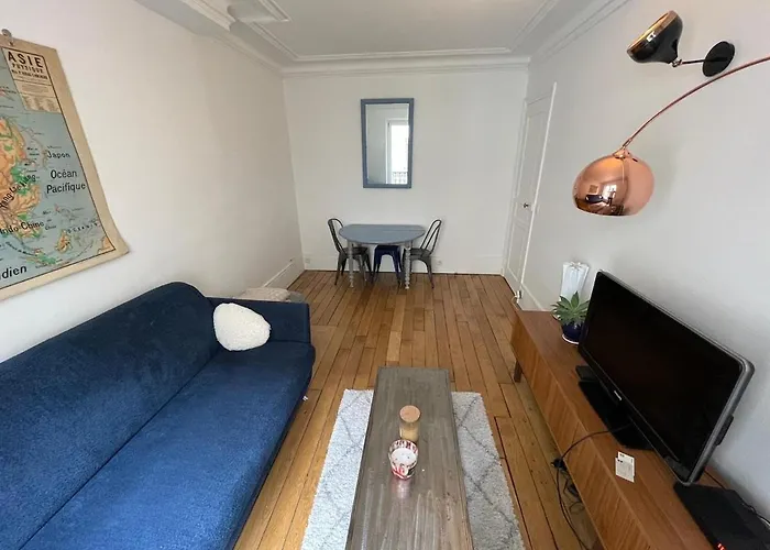 Charming And Bright Flat In A Very Convenient Area Appartement