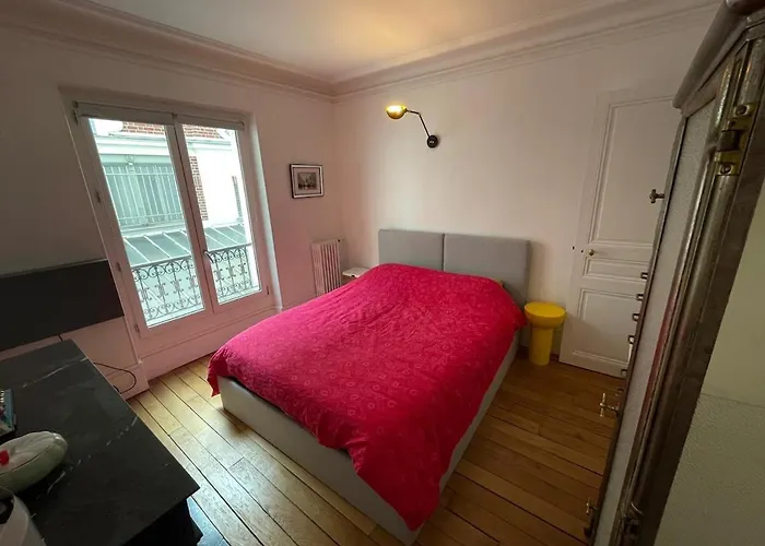 Charming And Bright Flat In A Very Convenient Area Apartment Paris