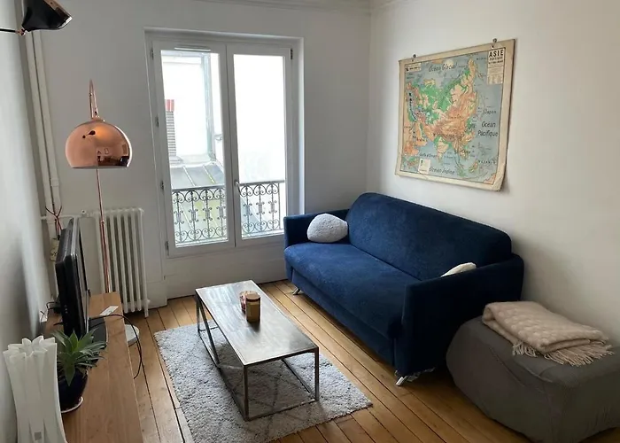 Charming And Bright Flat In A Very Convenient Area Appartement Parijs