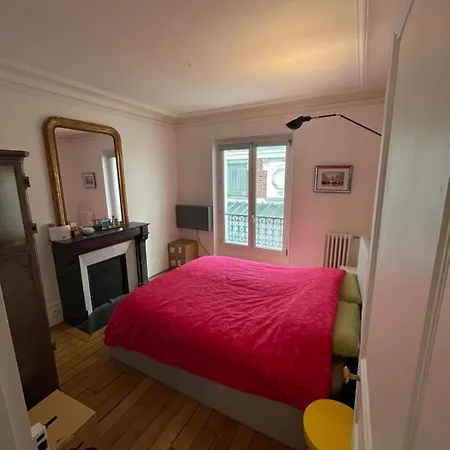 Charming And Bright Flat In A Very Convenient Area Apartman