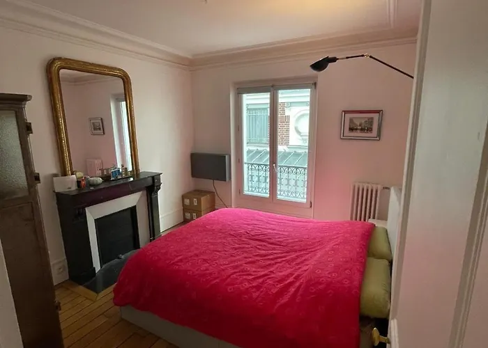 Charming And Bright Flat In A Very Convenient Area Apartamento